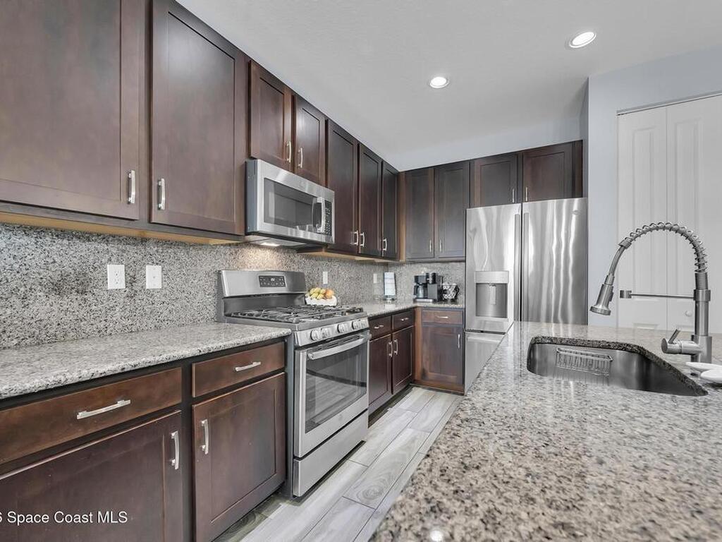 12127 SW Jasper Lake Way, Port St. Lucie, FL 34987