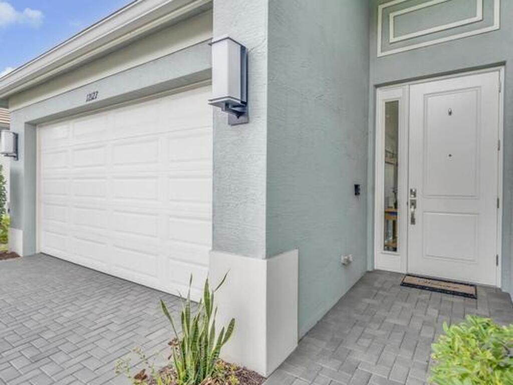12127 SW Jasper Lake Way, Port St. Lucie, FL 34987