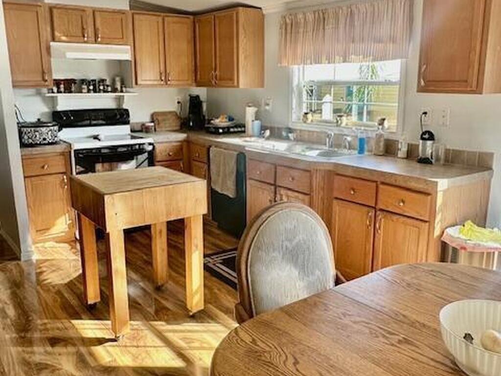 1418 Barefoot Circle, Barefoot Bay, FL 32976