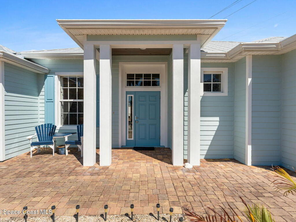 1139 S Brevard Avenue, Cocoa Beach, FL 32931