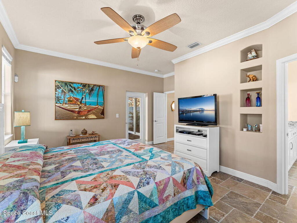 1139 S Brevard Avenue, Cocoa Beach, FL 32931