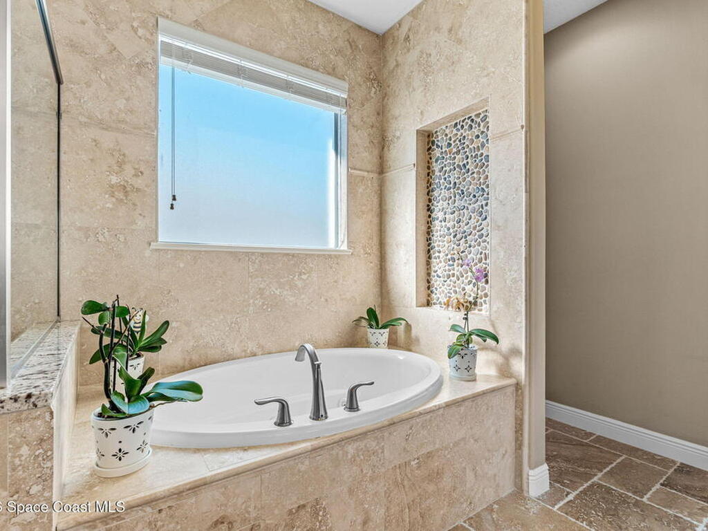 1139 S Brevard Avenue, Cocoa Beach, FL 32931