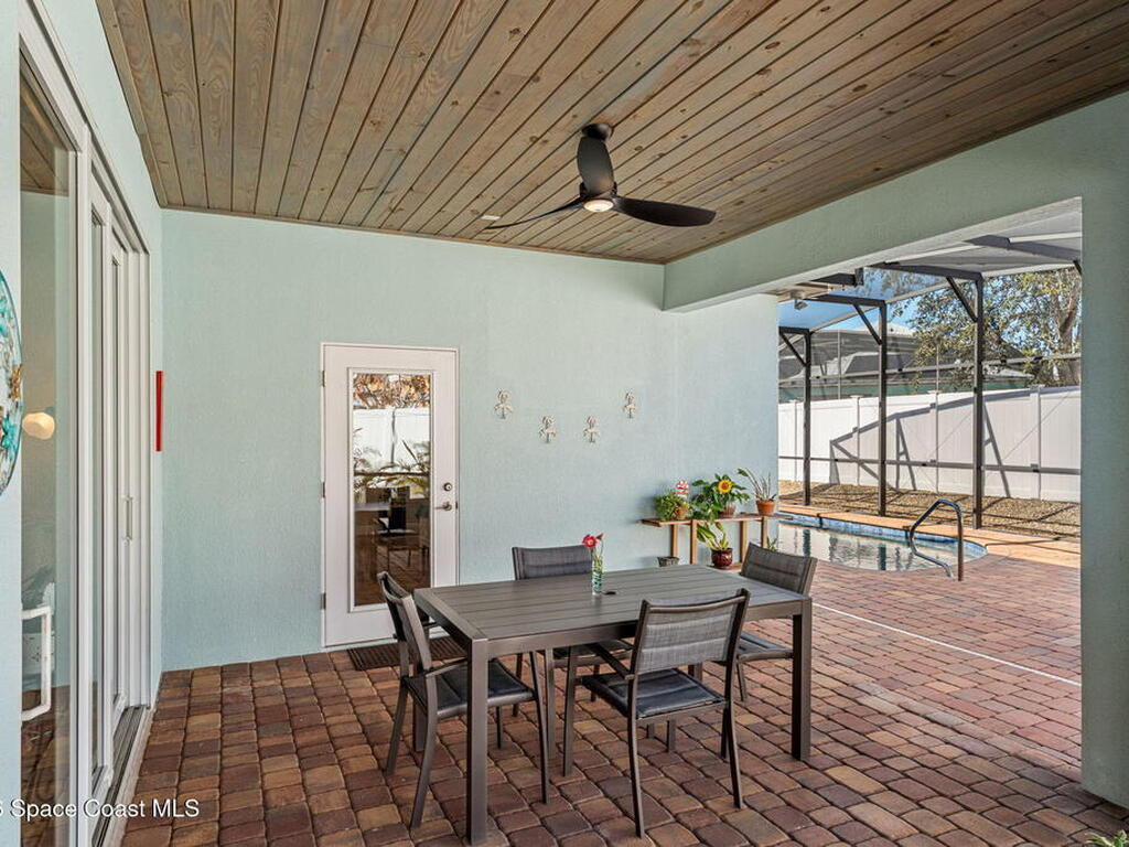 1139 S Brevard Avenue, Cocoa Beach, FL 32931