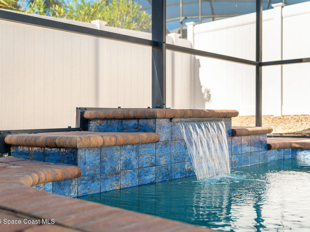 1139 S Brevard Avenue, Cocoa Beach, FL 32931