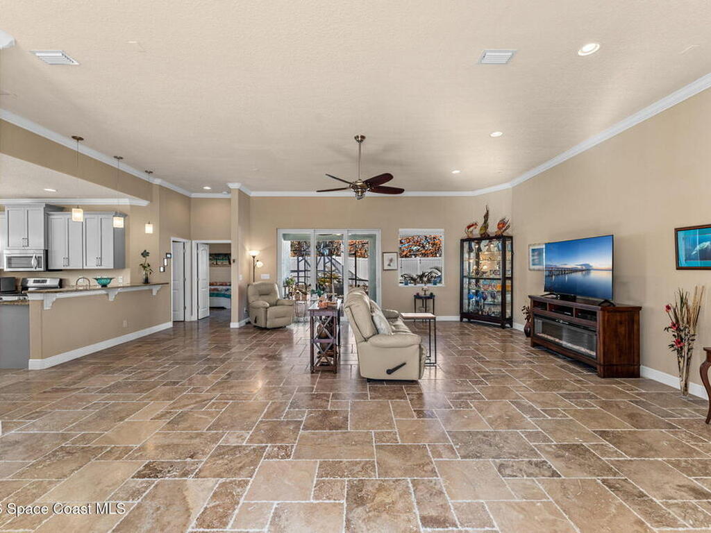 1139 S Brevard Avenue, Cocoa Beach, FL 32931