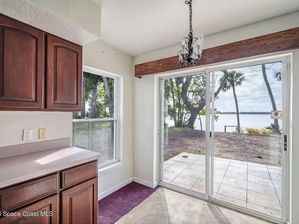 535 Robinhood Drive, Merritt Island, FL 32953