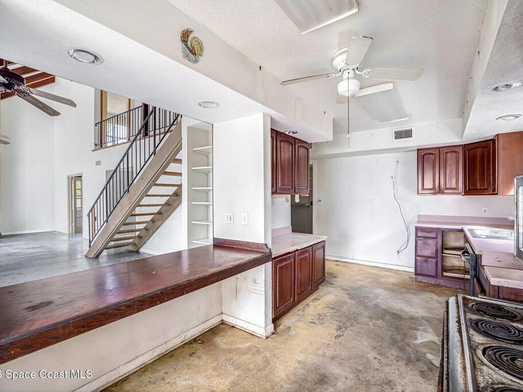 535 Robinhood Drive, Merritt Island, FL 32953