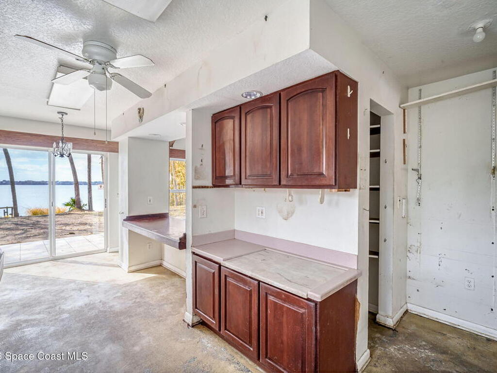 535 Robinhood Drive, Merritt Island, FL 32953