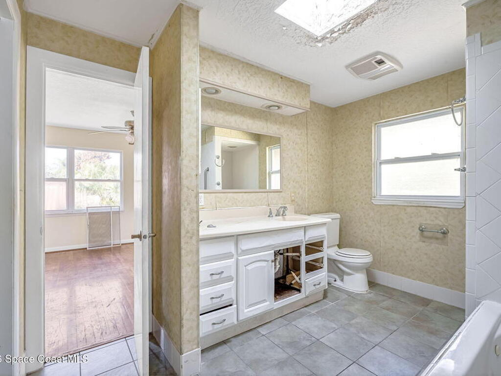 535 Robinhood Drive, Merritt Island, FL 32953