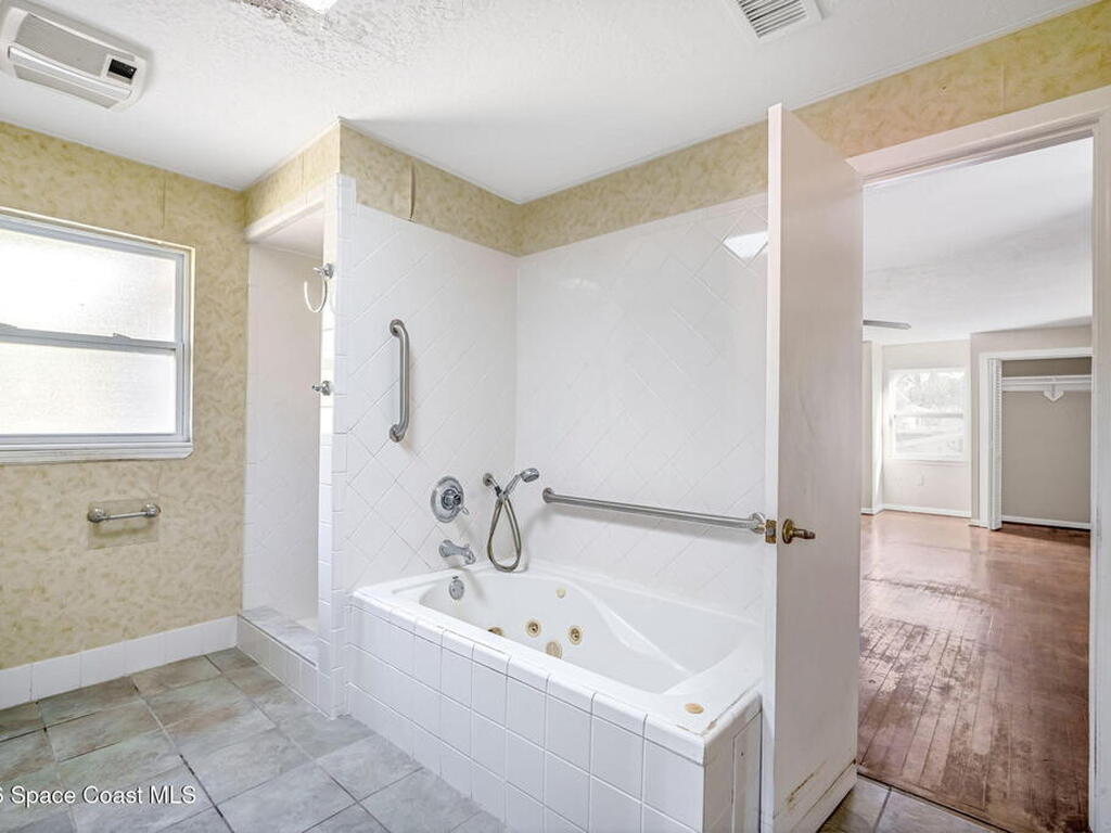 535 Robinhood Drive, Merritt Island, FL 32953