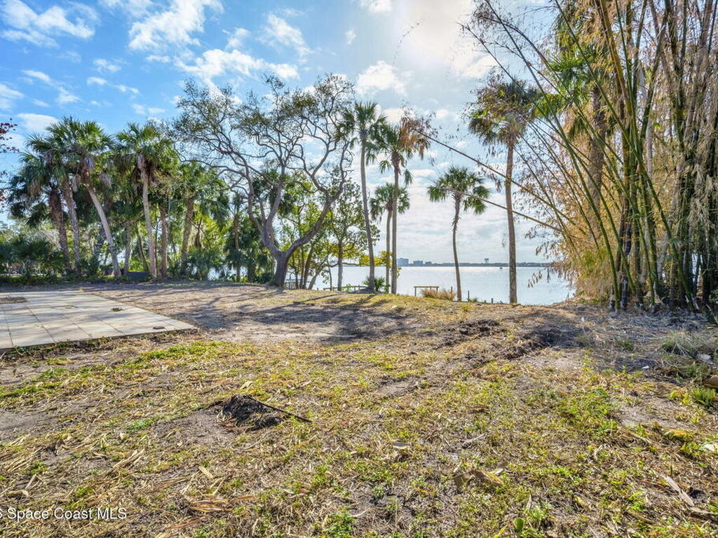 535 Robinhood Drive, Merritt Island, FL 32953