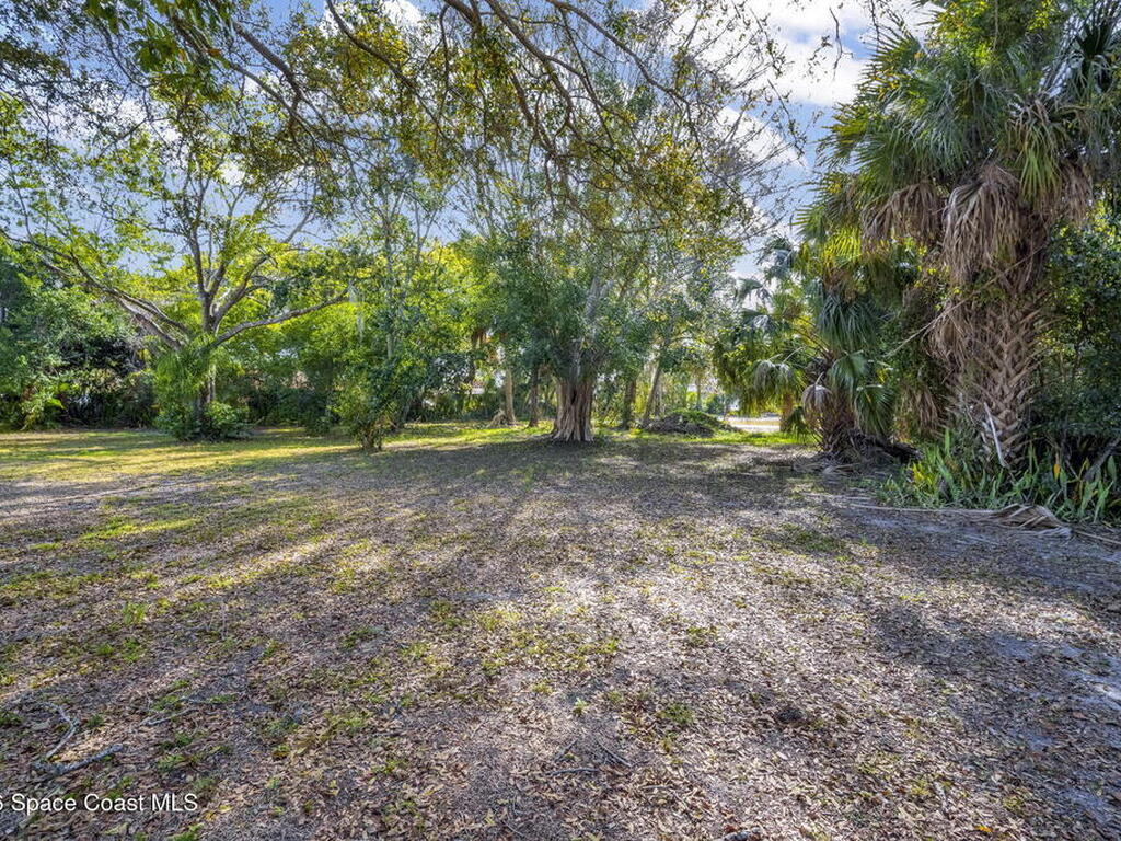 535 Robinhood Drive, Merritt Island, FL 32953