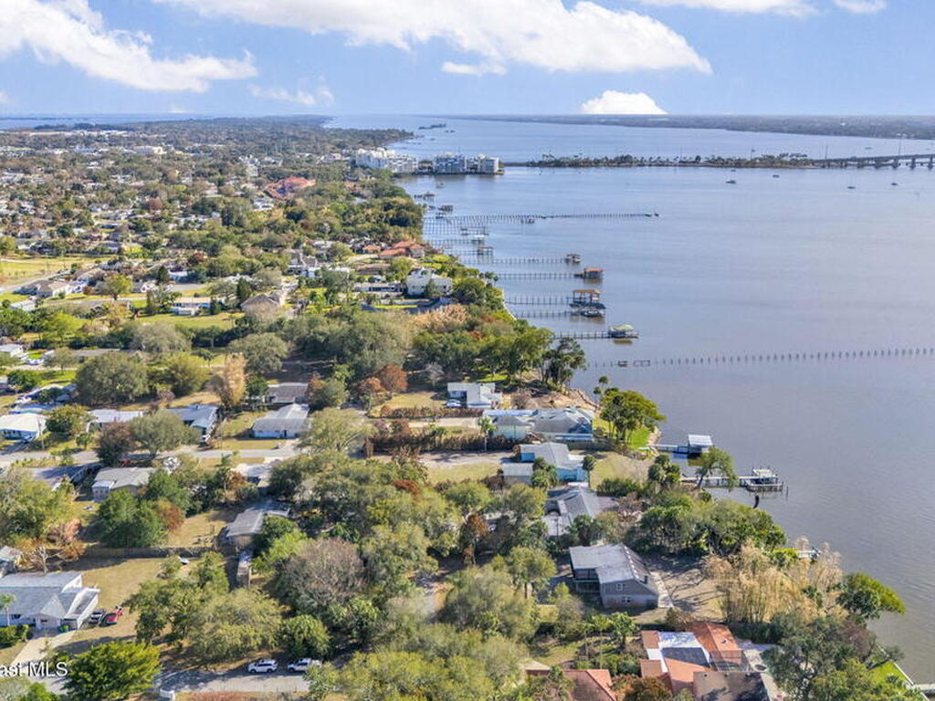 535 Robinhood Drive, Merritt Island, FL 32953