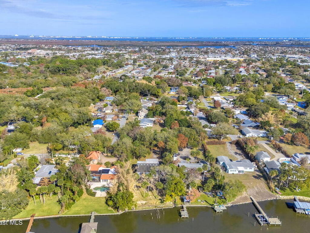 535 Robinhood Drive, Merritt Island, FL 32953