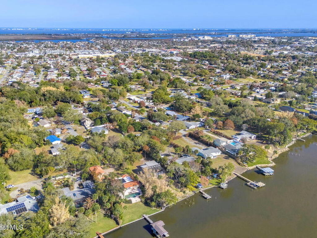 535 Robinhood Drive, Merritt Island, FL 32953