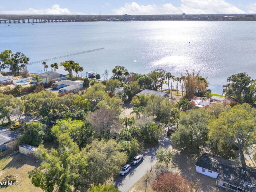 535 Robinhood Drive, Merritt Island, FL 32953