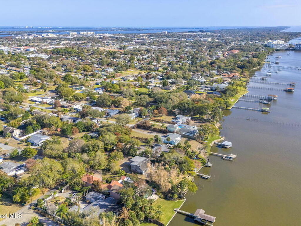 535 Robinhood Drive, Merritt Island, FL 32953