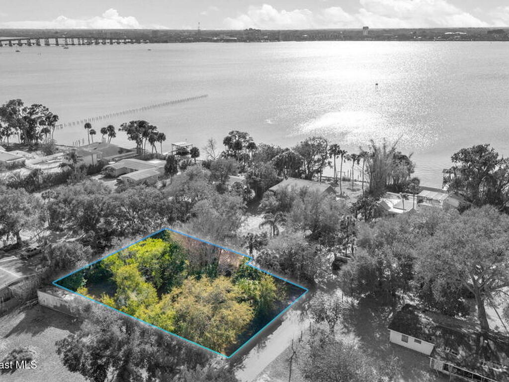 535 Robinhood Drive, Merritt Island, FL 32953