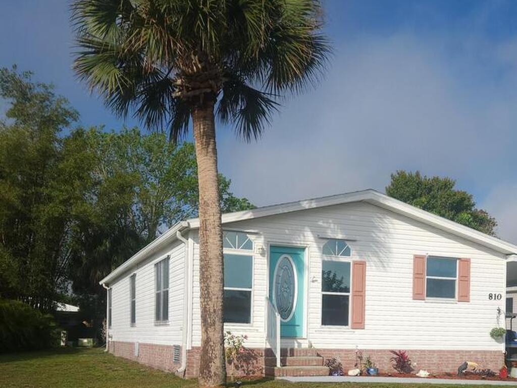 810 Thrush Circle, Barefoot Bay, FL 32976