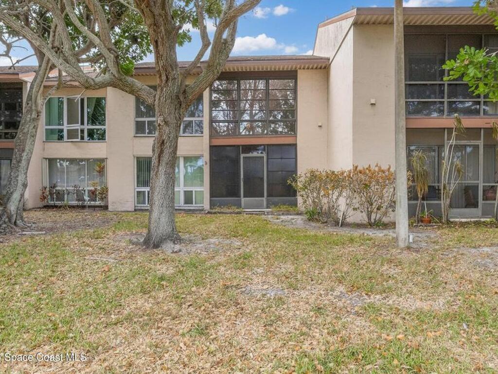 2501 Sand Trap Lane, Melbourne, FL 32935