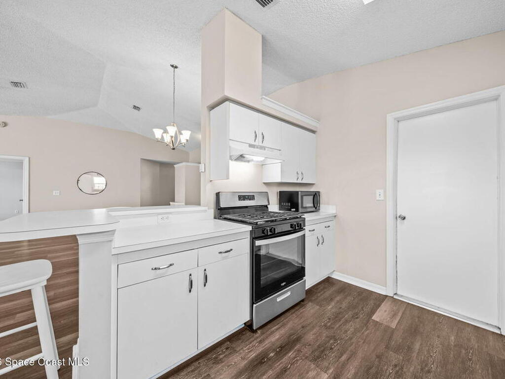 7217 Hammock Lakes Drive, Suntree, FL 32940