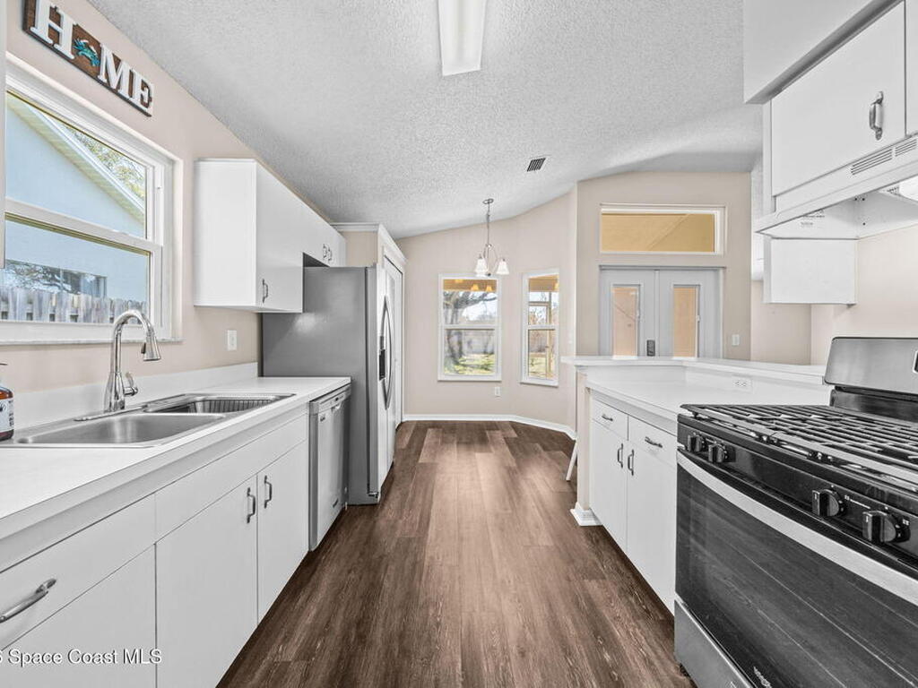 7217 Hammock Lakes Drive, Suntree, FL 32940