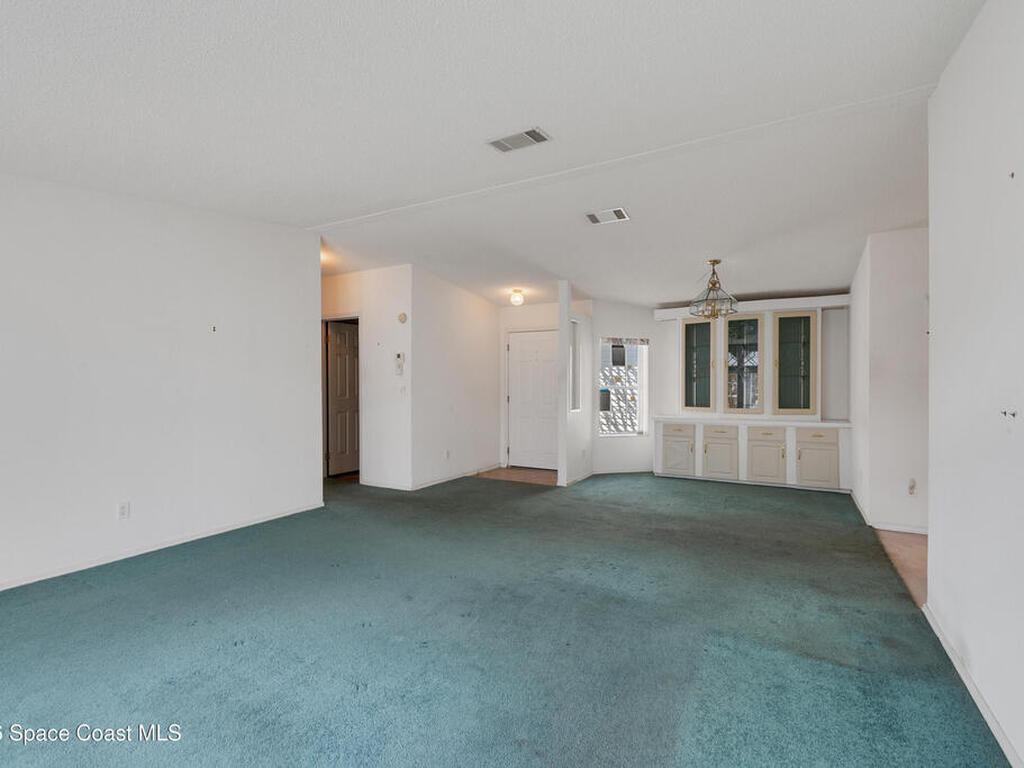 8142 Meadowlark Lane, Port St. Lucie, FL 34952