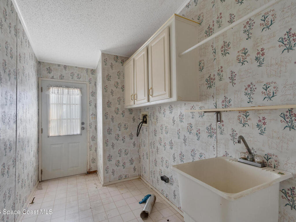 8142 Meadowlark Lane, Port St. Lucie, FL 34952