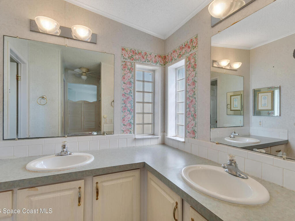 8142 Meadowlark Lane, Port St. Lucie, FL 34952