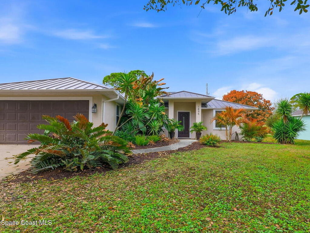 1895 17th Avenue, Vero Beach, FL 32962