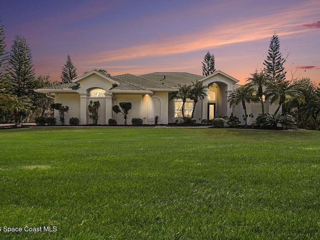 560 Fiedler Street, Palm Bay, FL 32907