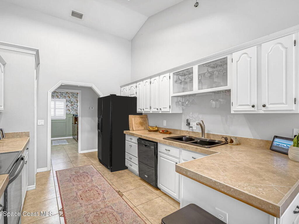 25 Greenwood Lane, Cocoa Beach, FL 32931