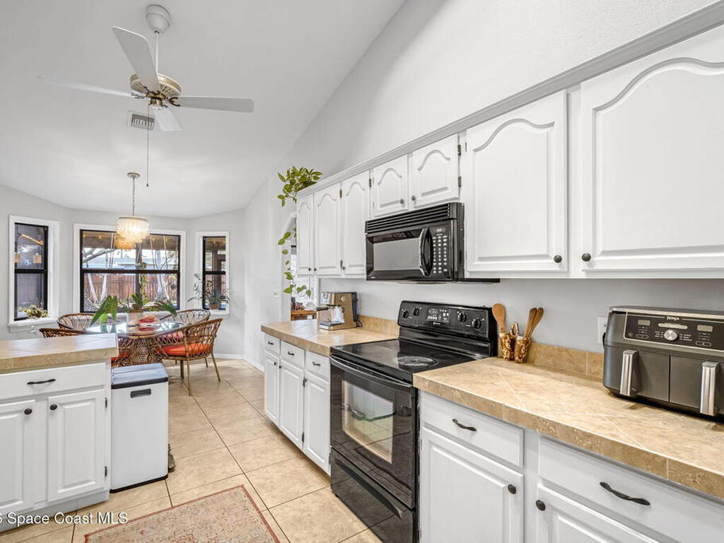 25 Greenwood Lane, Cocoa Beach, FL 32931