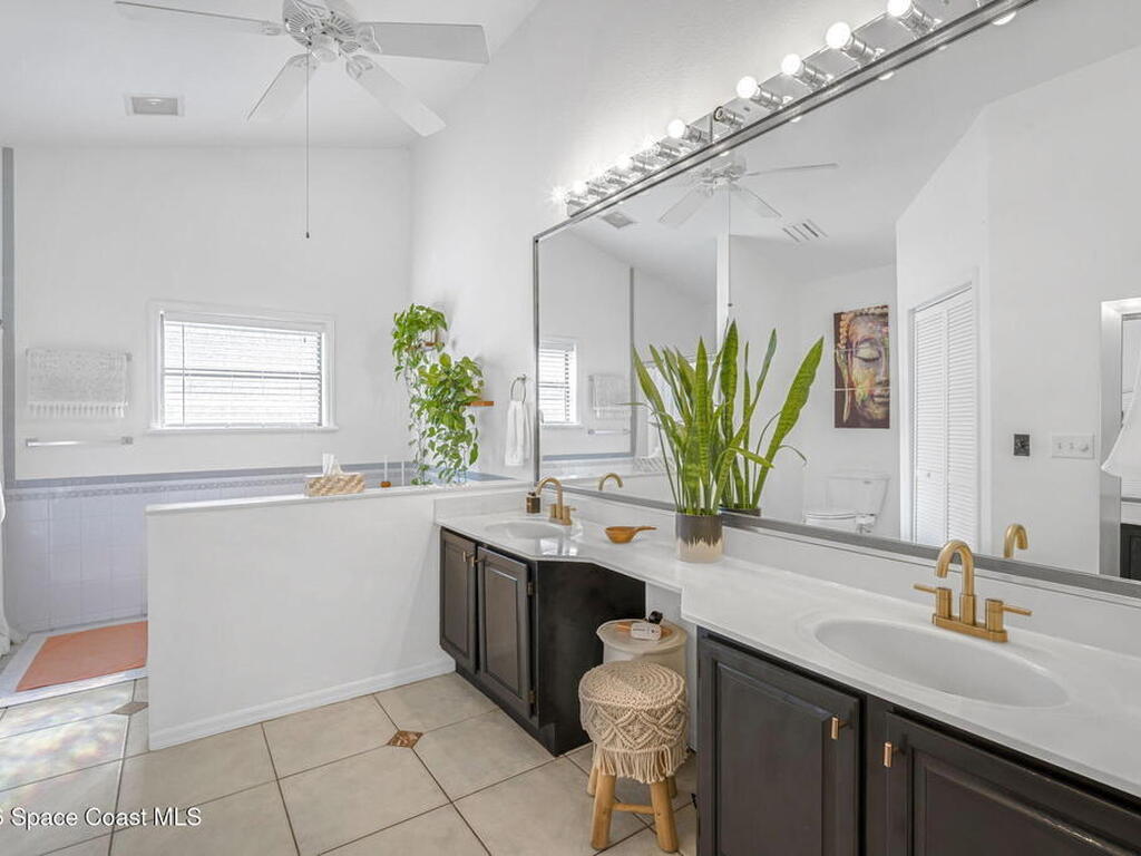 25 Greenwood Lane, Cocoa Beach, FL 32931