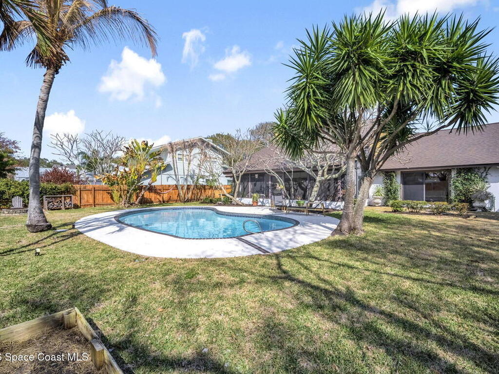 25 Greenwood Lane, Cocoa Beach, FL 32931