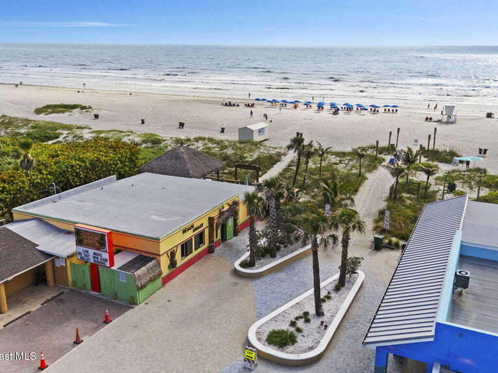 25 Greenwood Lane, Cocoa Beach, FL 32931