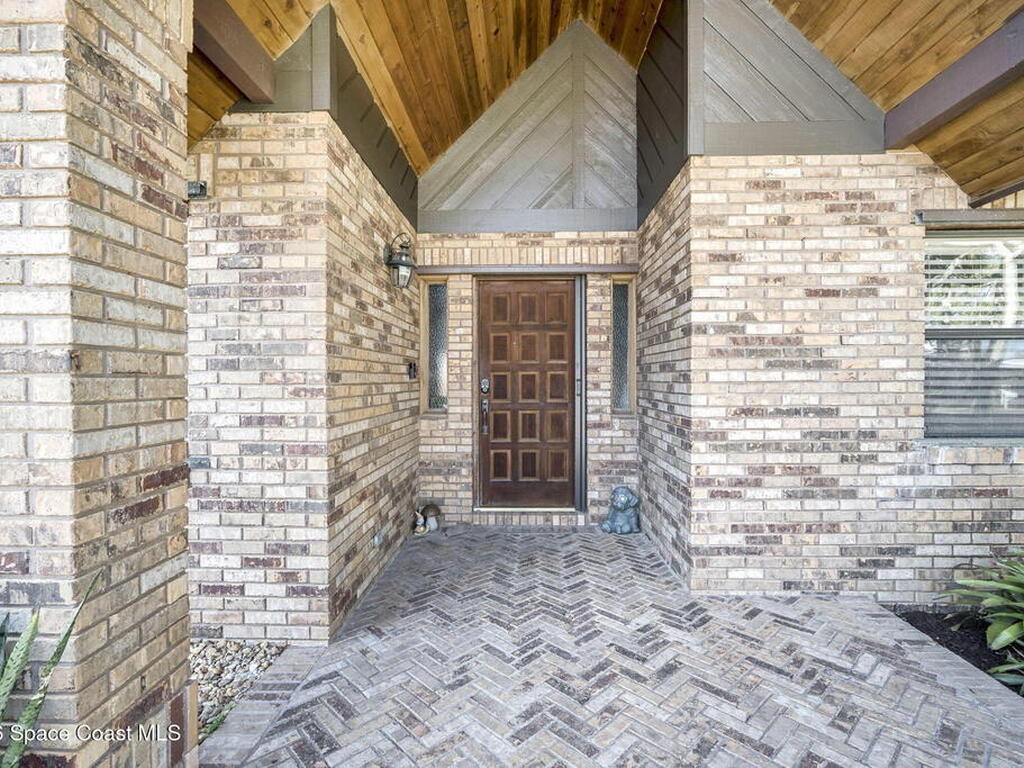 25 Greenwood Lane, Cocoa Beach, FL 32931