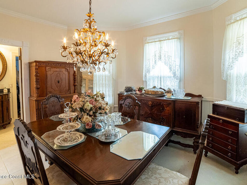 527 Indian River Avenue, Titusville, FL 32796