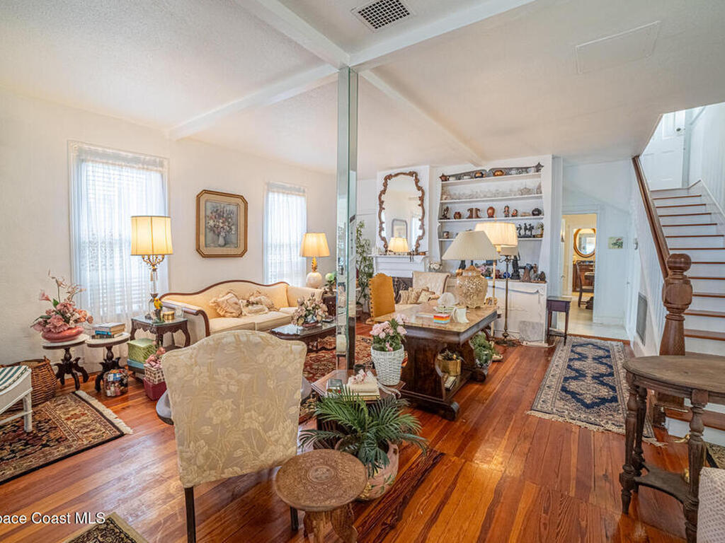 527 Indian River Avenue, Titusville, FL 32796