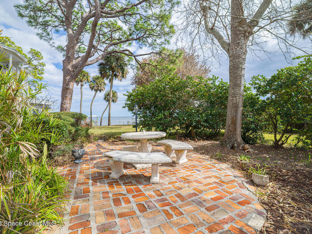 527 Indian River Avenue, Titusville, FL 32796