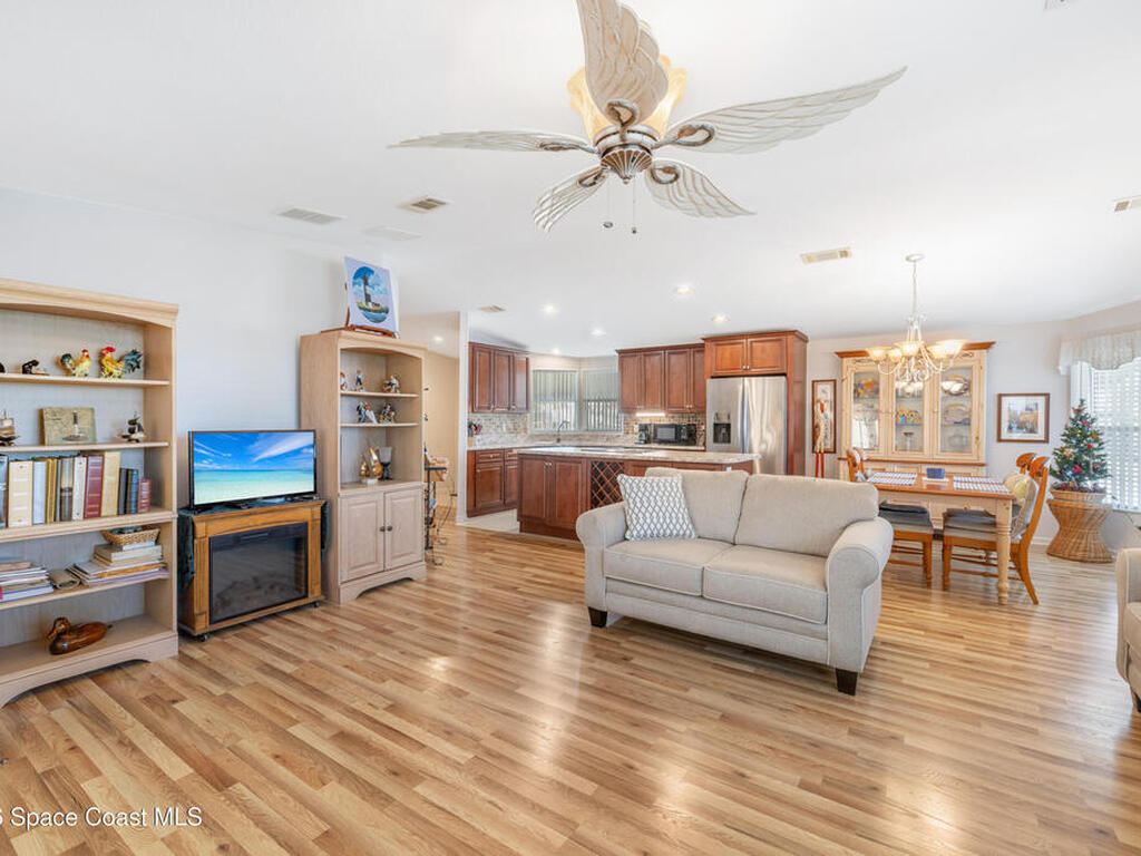 907 Yew Street, Barefoot Bay, FL 32976