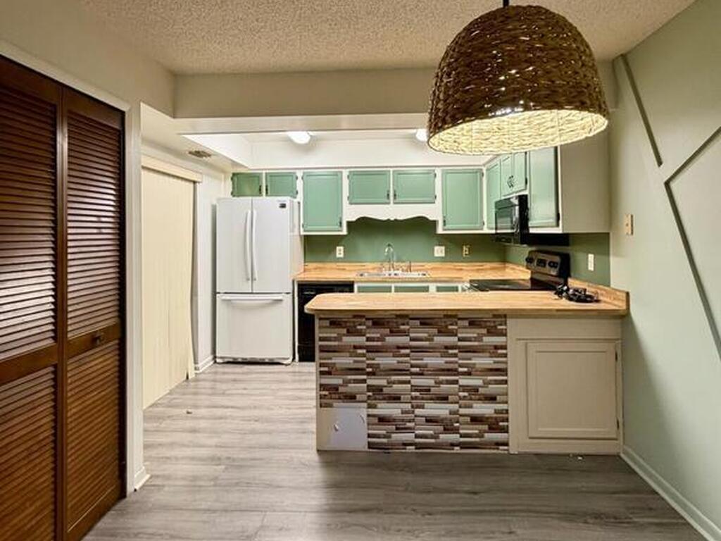 1670 S Park Avenue, Titusville, FL 32780