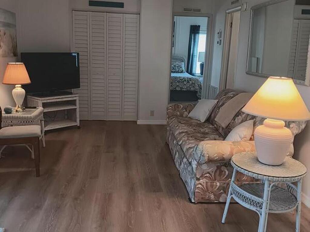 927 Dogwood Drive, Barefoot Bay, FL 32976