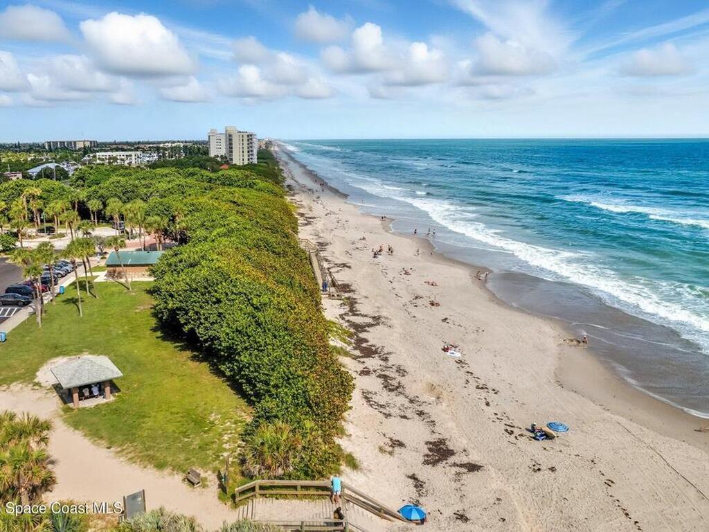 1951 Island Club Drive, Indialantic, FL 32903