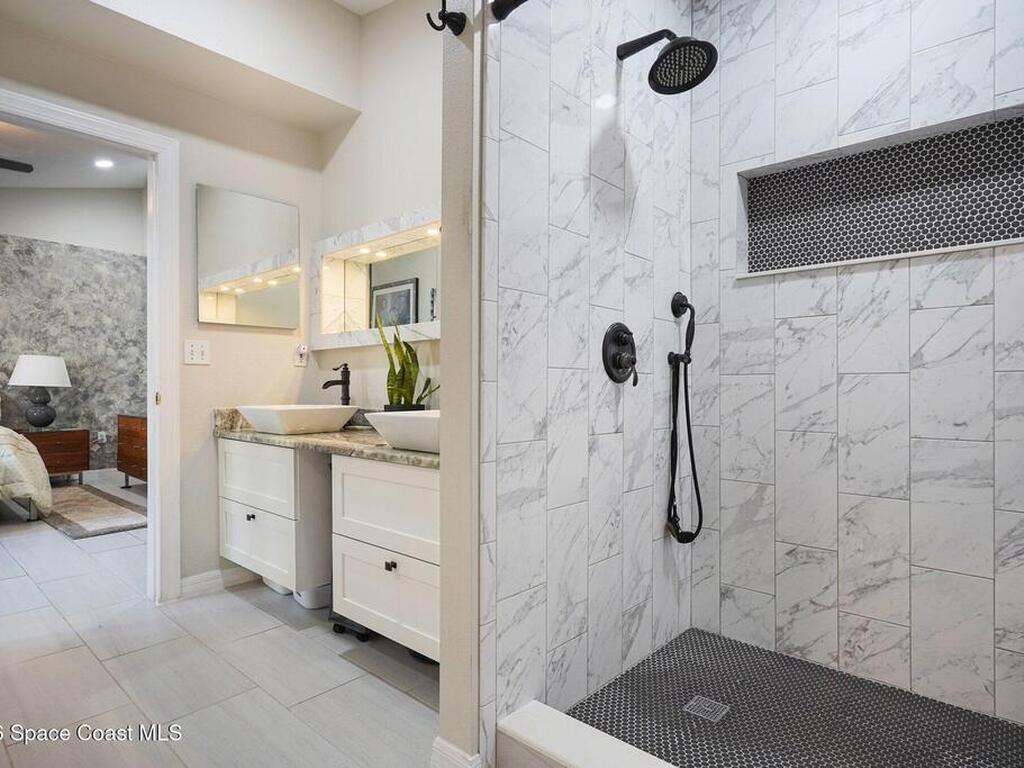 215 Mcclain Drive, West Melbourne, FL 32904