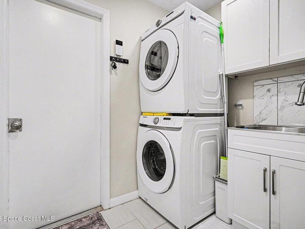 215 Mcclain Drive, West Melbourne, FL 32904