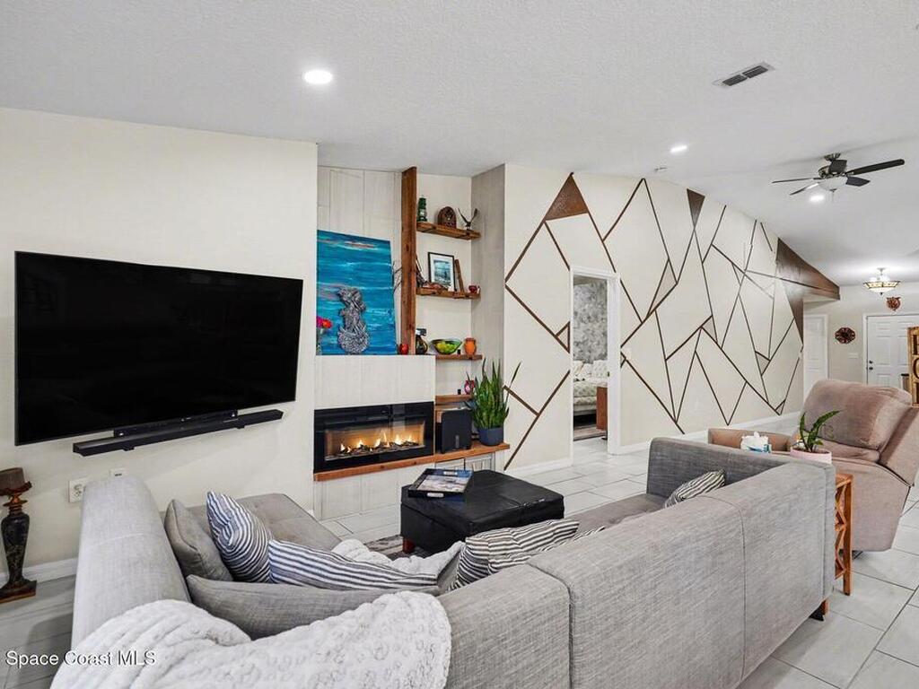 215 Mcclain Drive, West Melbourne, FL 32904