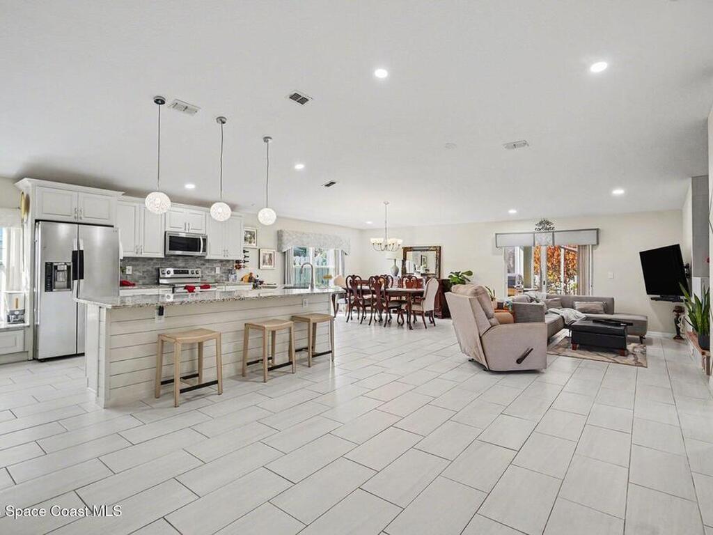 215 Mcclain Drive, West Melbourne, FL 32904