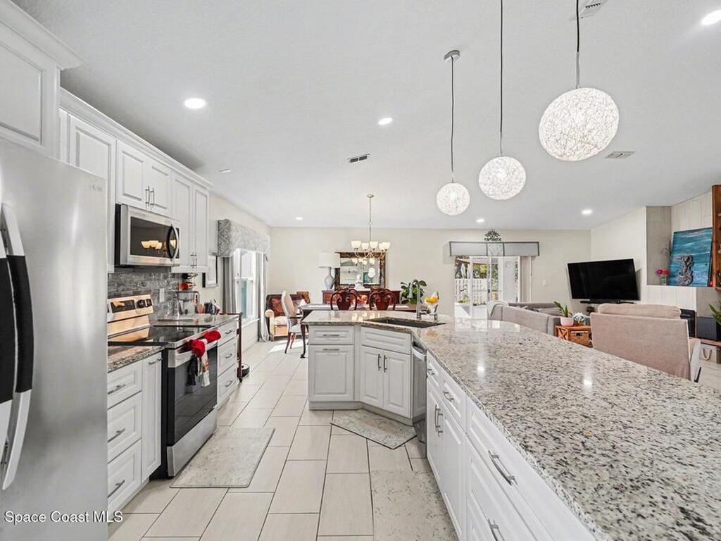 215 Mcclain Drive, West Melbourne, FL 32904