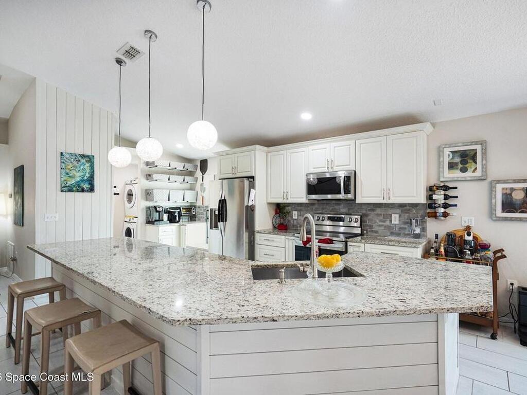 215 Mcclain Drive, West Melbourne, FL 32904